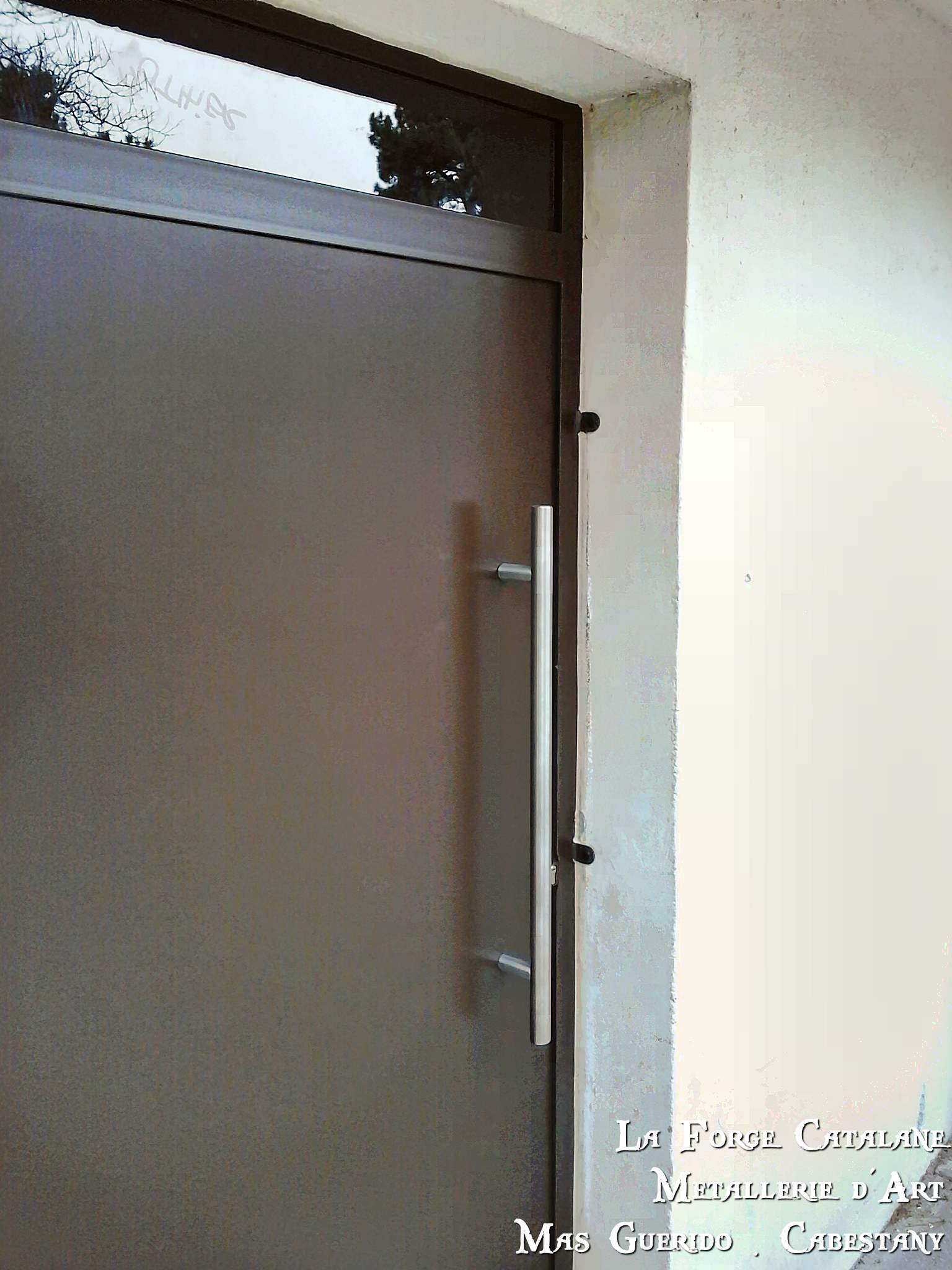 porte tolee pleine imposte verre baton marechal inox forge catalane 2.jpg